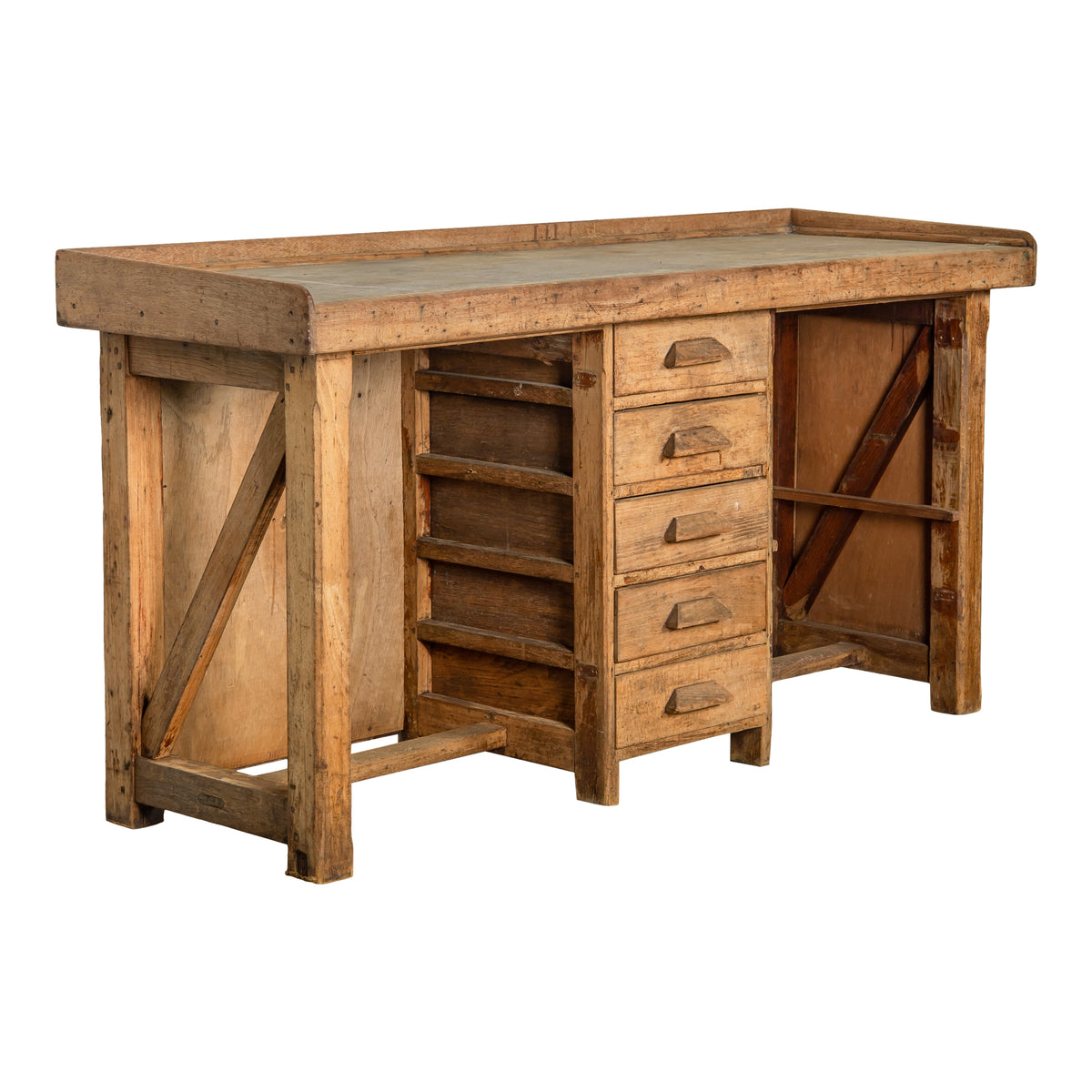 Claramonte Counter – FOUND RENTAL CO