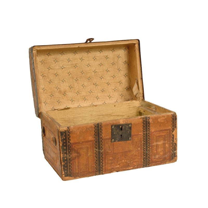 Conway Paper Trunk