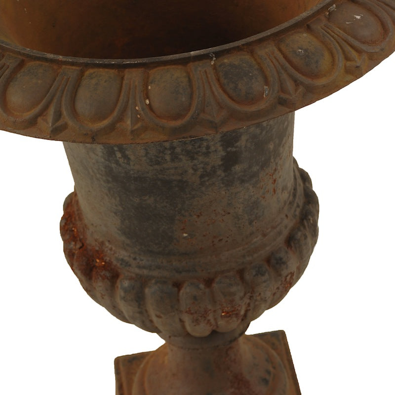 Selsor Iron Urn